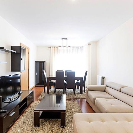 2Br Flat By Metro W/ Free Parking By Lovelystay 빌라노바데가이아 외부 사진