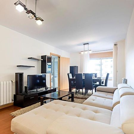 2Br Flat By Metro W/ Free Parking By Lovelystay 빌라노바데가이아 외부 사진