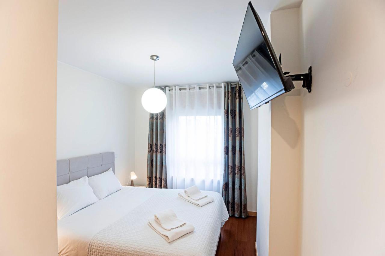2Br Flat By Metro W/ Free Parking By Lovelystay 빌라노바데가이아 외부 사진