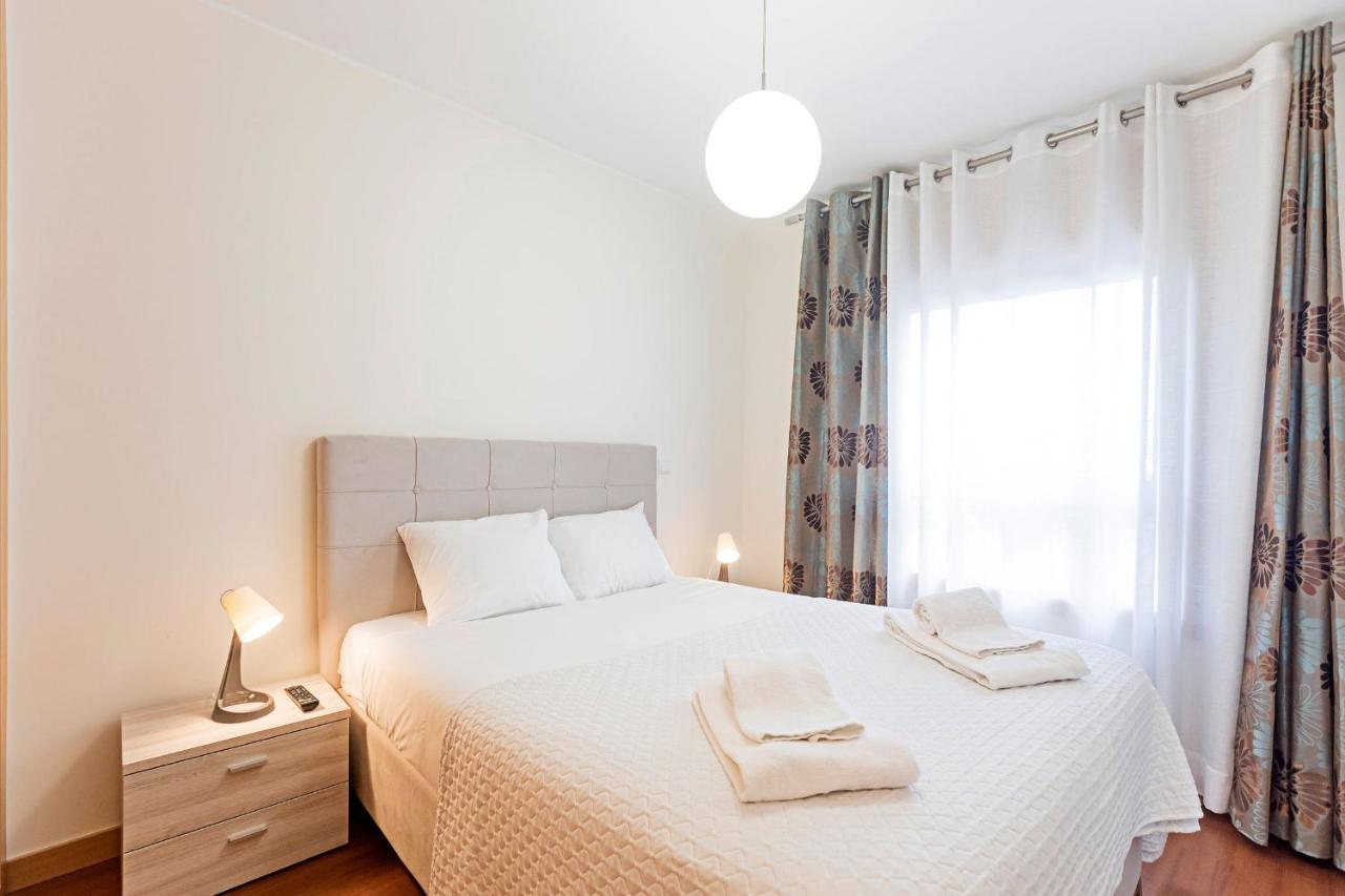 2Br Flat By Metro W/ Free Parking By Lovelystay 빌라노바데가이아 외부 사진