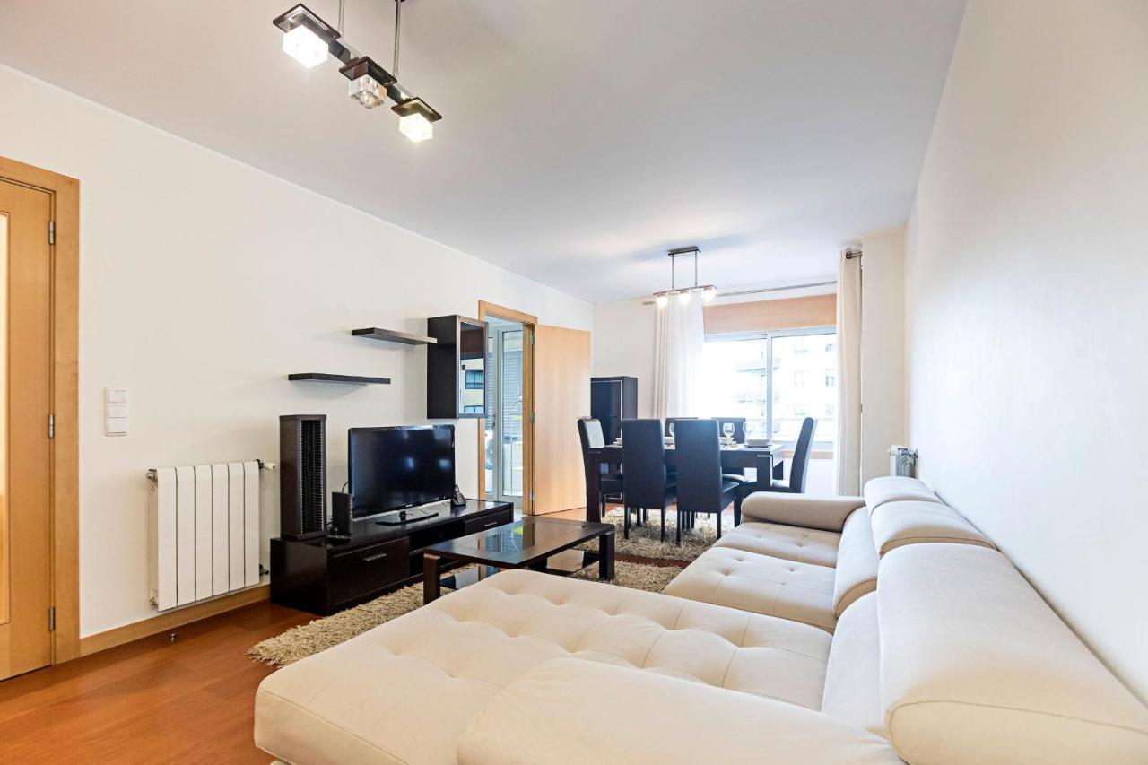 2Br Flat By Metro W/ Free Parking By Lovelystay 빌라노바데가이아 외부 사진