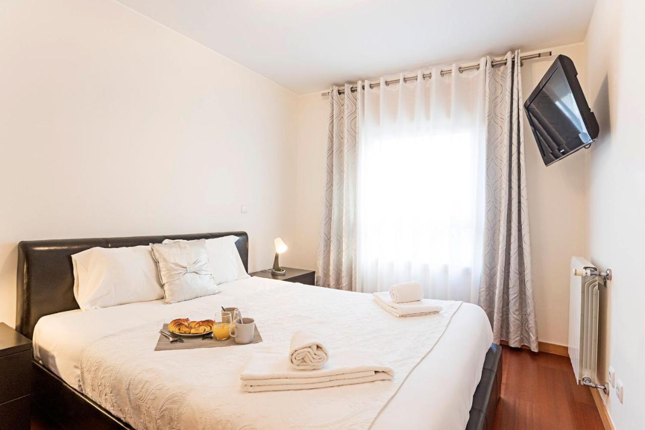 2Br Flat By Metro W/ Free Parking By Lovelystay 빌라노바데가이아 외부 사진