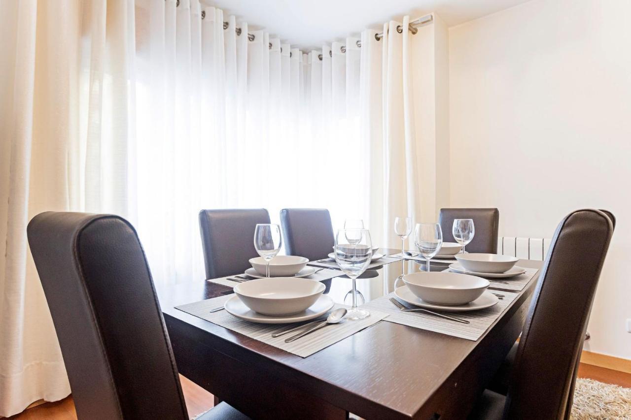 2Br Flat By Metro W/ Free Parking By Lovelystay 빌라노바데가이아 외부 사진