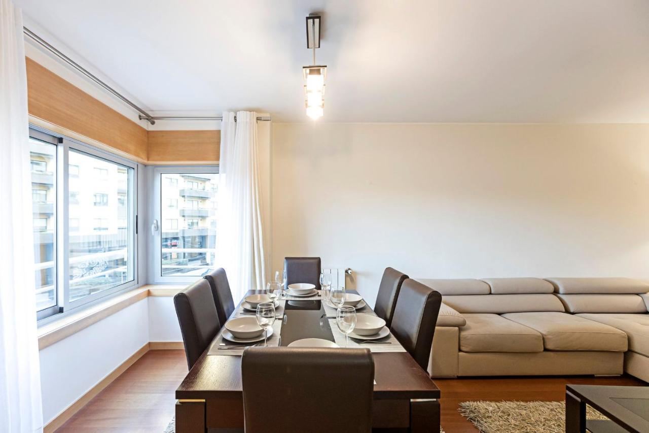 2Br Flat By Metro W/ Free Parking By Lovelystay 빌라노바데가이아 외부 사진
